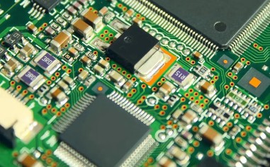 PCB电路板上那些字母的含义