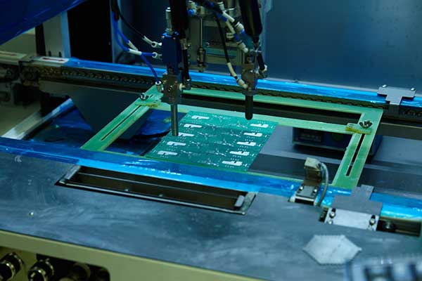 PCBA加工中三防漆涂覆喷涂多厚更好？